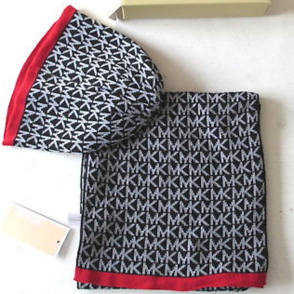 Michael Kors Accessories - PLS NO OFFERS MICHAEL KORS HAT & SCARF SET NWT
